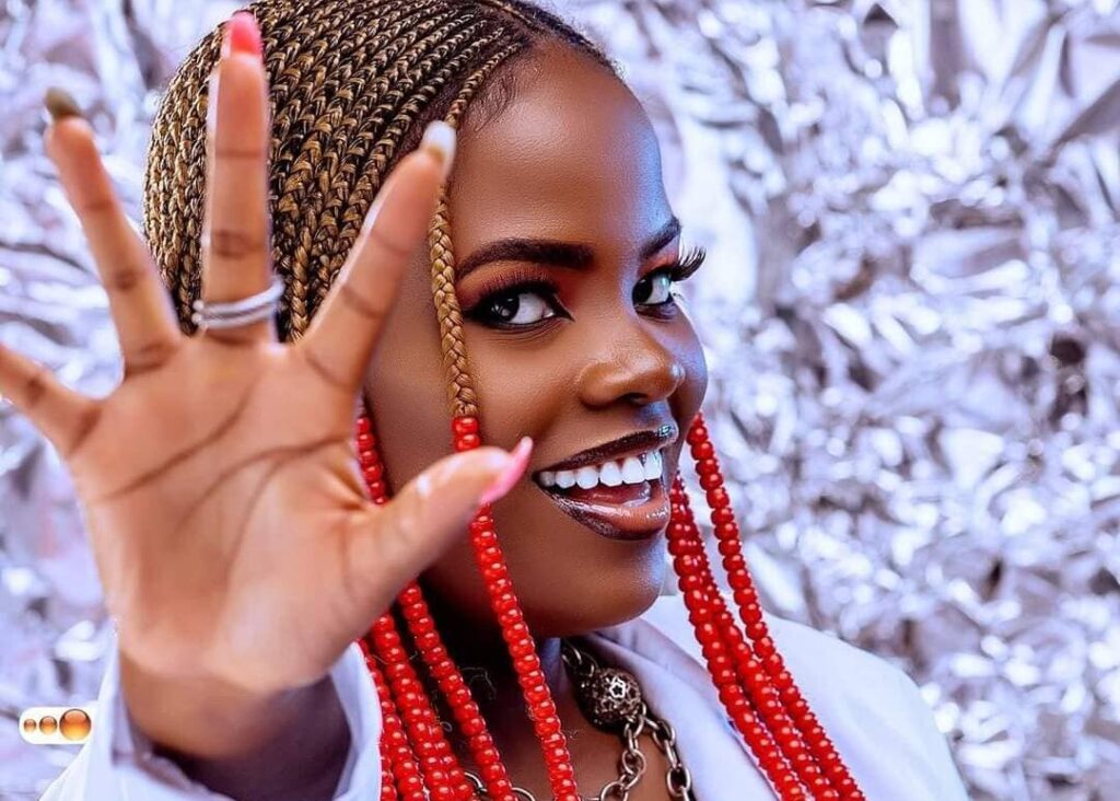 Ruth Nendo advises female artists against each other